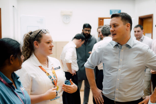 Wes Streeting with nurses