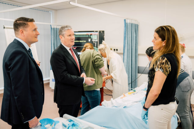 Wes Streeting and Keir Starmer visit a hospital