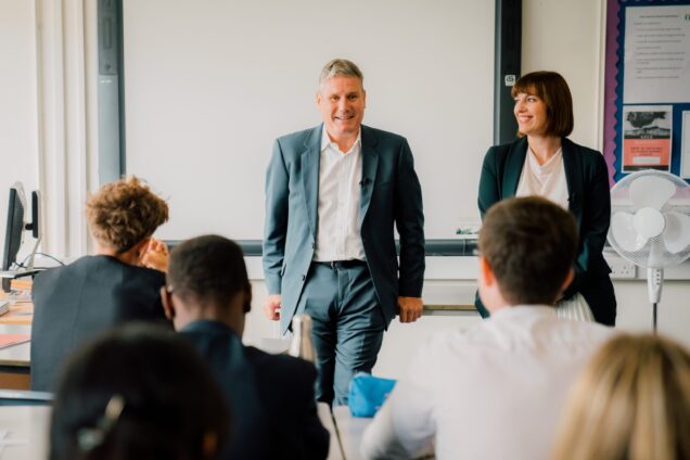 Keir Starmer and Bridget Phillipson facing a classroom of children